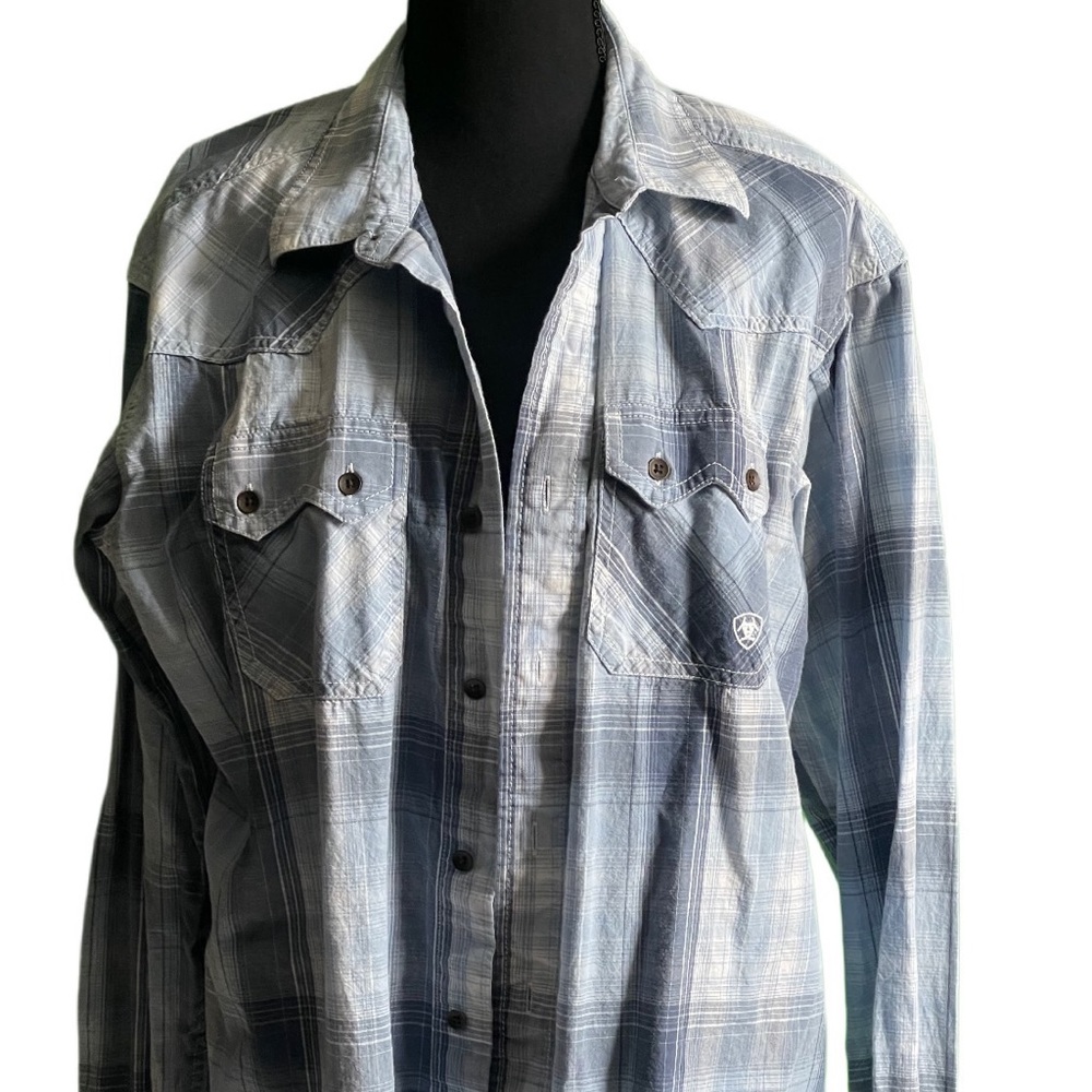 2 men’s large shirts.